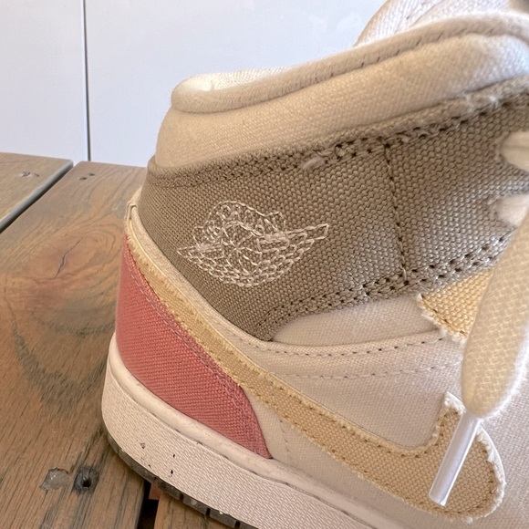 Jordan 1 Mid SE - Pastel Vivid Green Grind (GS) - Picture 13 of 13